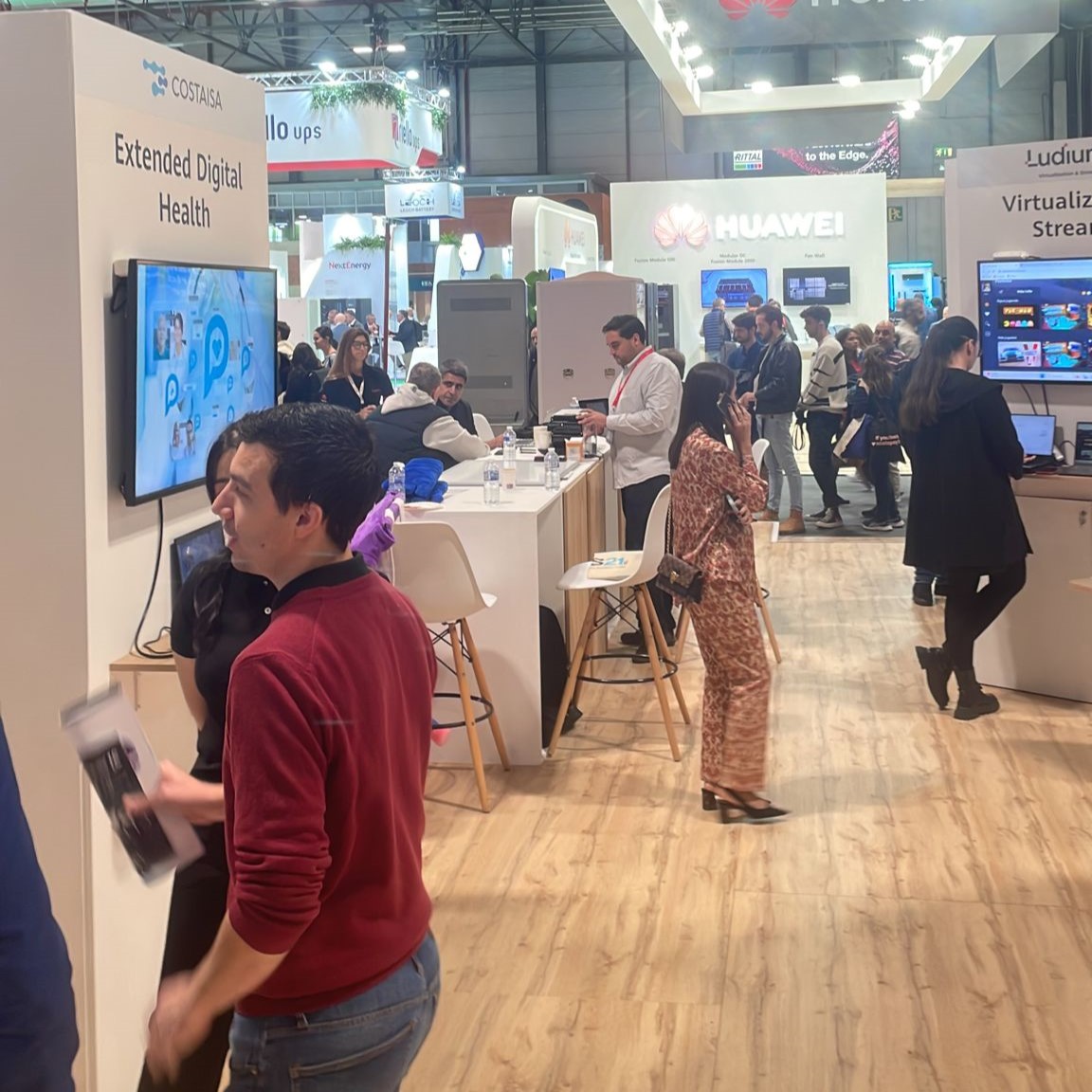 Stand de Costaisa con Huawei en el Madrid Tech Show